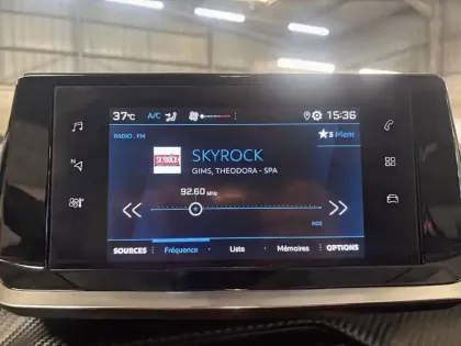 Photo 22 Peugeot 208  PureTech 75 S&S BVM5
