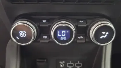 Photo 32 Renault Captur  mild hybrid 140