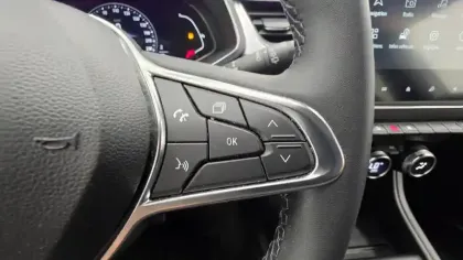Photo 39 Renault Captur  mild hybrid 140