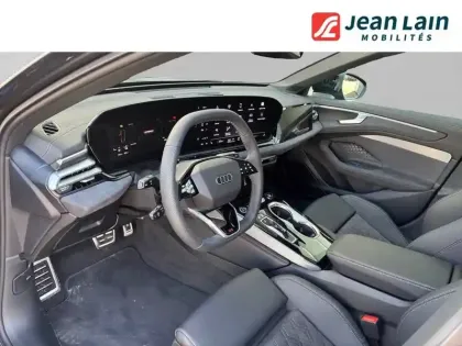 Photo 10 Audi A6  Avant e-hybrid 367 ch S tronic 7 Quattro