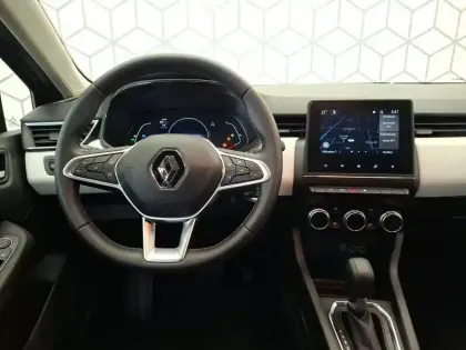 Photo 13 Renault Clio  E-Tech full hybrid 145