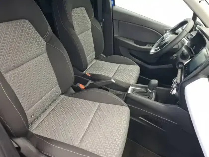 Photo 8 Renault Clio  E-Tech full hybrid 145