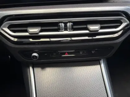 Photo 28 BMW Serie 3 320d 190 ch BVA8