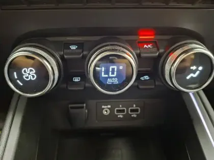 Photo 41 Renault Clio  E-Tech 140 - 21N