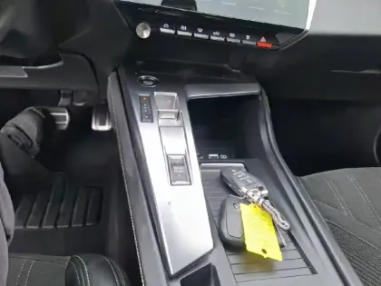 Photo 13 Peugeot 308  PHEV 180 e-EAT8