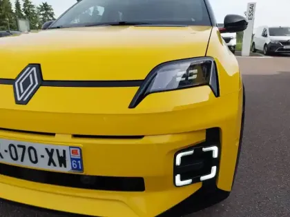 Photo 24 Renault 5 Renault  E-Tech Electrique 10 ch autonomie confort