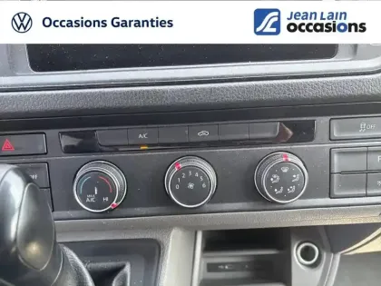 Photo 17 Volkswagen Crafter  VAN 35 L3H3 2.0 TDI 140 CH BVA