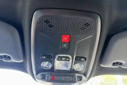 Photo 29 Peugeot 2008  Electrique 54 kWh 156 ch