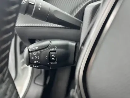 Photo 46 Peugeot 208  BlueHDi 100 S&S BVM6