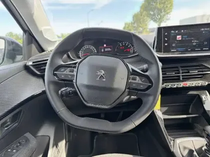 Photo 8 Peugeot 208  BlueHDi 100 S&S BVM6