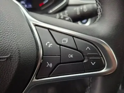 Photo 42 Renault Captur  mild hybrid 160 EDC