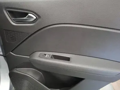 Photo 27 Renault Captur  mild hybrid 160 EDC