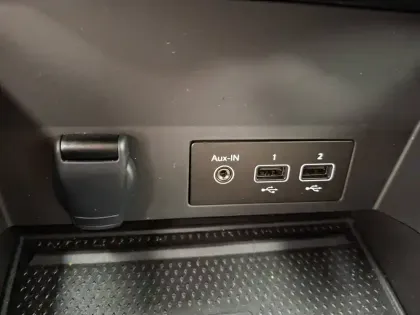 Photo 43 Renault Captur  mild hybrid 160 EDC