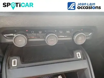 Photo 17 Citroën C4 e- 136 ch Automatique