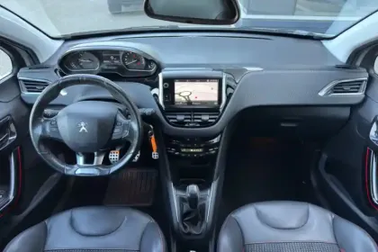 Photo 10 Peugeot 208  1.2 PureTech 110ch S&S BVM5