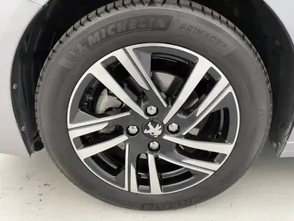 Photo 25 Peugeot 208  PureTech 100 S&S BVM6