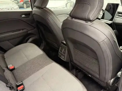 Photo 23 Renault Captur  E-Tech full hybrid 145 ch