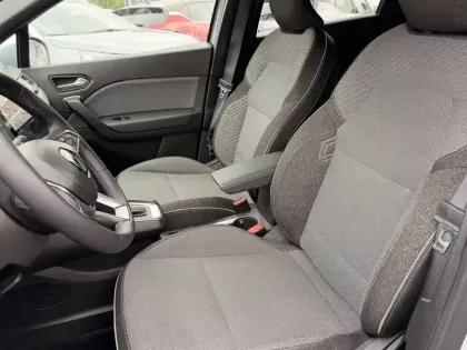 Photo 9 Renault Captur  E-Tech full hybrid 145 ch