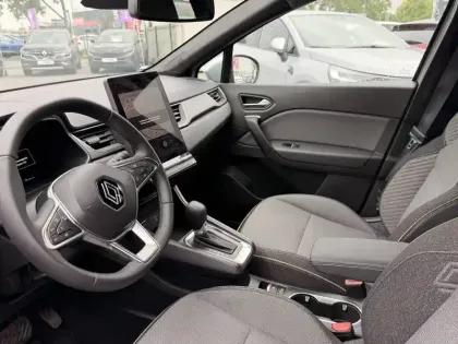 Photo 27 Renault Captur  E-Tech full hybrid 145 ch
