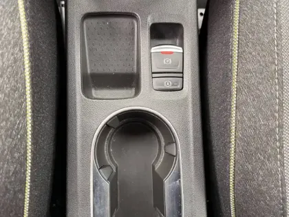 Photo 39 Renault Captur  E-Tech full hybrid 145 ch