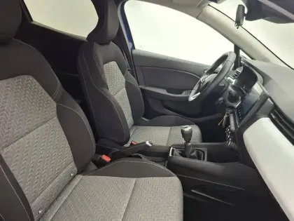 Photo 29 Renault Clio  Blue dCi 100