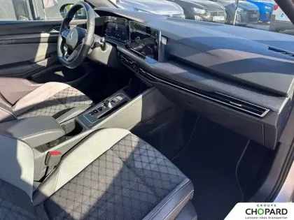 Photo 39 Volkswagen Golf  1.5 eTSI OPF 130 DSG7