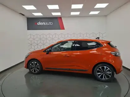 Photo 5 Renault Clio  E-Tech full hybrid 145 ch GSR2