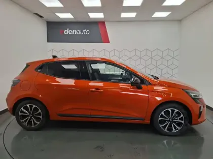 Photo 16 Renault Clio  E-Tech full hybrid 145 ch GSR2
