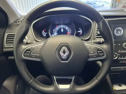 Photo 32 Renault Megane Mégane IV Berline Blue dCi 95