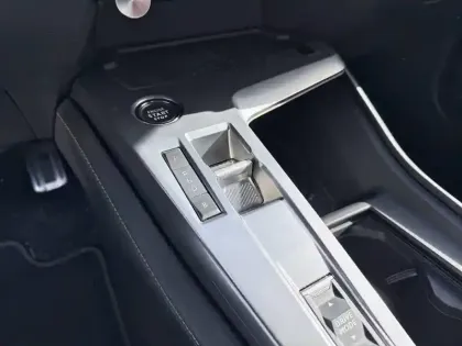 Photo 13 Peugeot 408  PHEV 225 e-EAT8