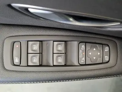 Photo 30 Renault Scenic Grand  TCe 140 FAP EDC