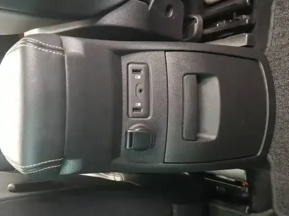 Photo 32 Renault Scenic Grand  TCe 140 FAP EDC