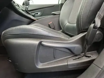 Photo 29 Renault Scenic Grand  TCe 140 FAP EDC