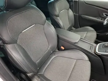 Photo 8 Renault Scenic Grand  TCe 140 FAP EDC