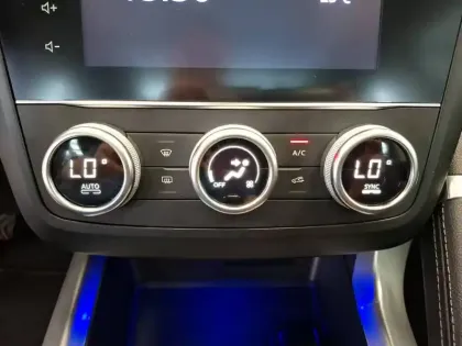 Photo 28 Renault Kadjar  Blue dCi 115