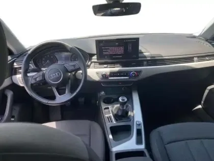 Photo 7 Audi A4 35 TFSI 150 Design