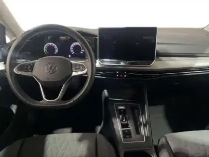 Photo 7 Volkswagen Golf 1.5 eHybrid 204 DSG6 VW Edition