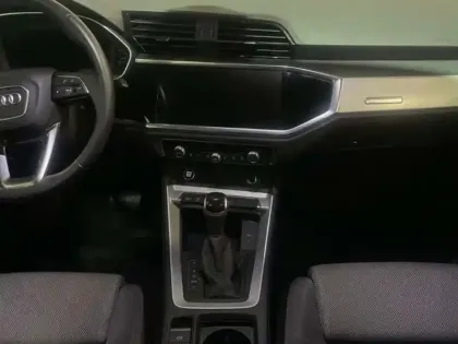 Photo 9 Audi Q3 35 TFSI 150 ch S tronic 7 Advanced