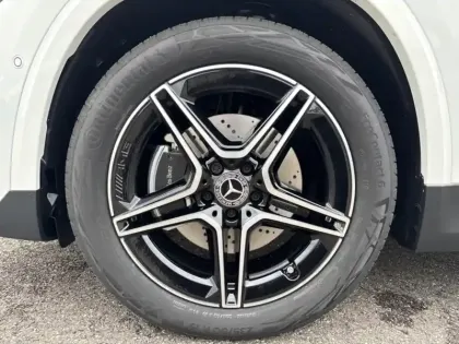 Photo 8 Mercedes GLA 200 d Edition 140