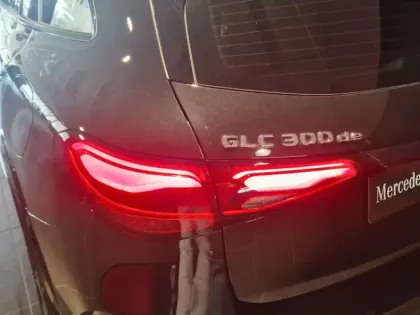 Photo 28 Mercedes GLC  300 de 4MATIC AMG LINE