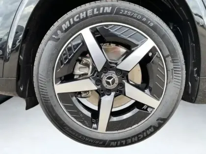 Photo 8 Mercedes GLB 200 AMG Line