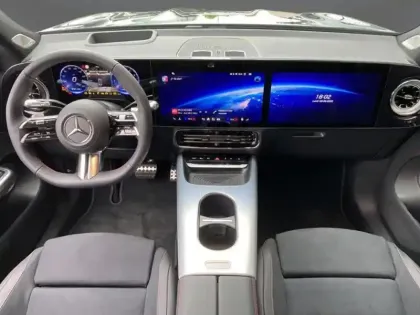 Photo 10 Mercedes GLB 200 AMG Line