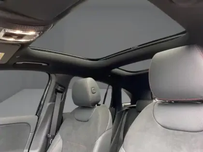 Photo 12 Mercedes GLA 250 e Hybrid EQ Edition 140