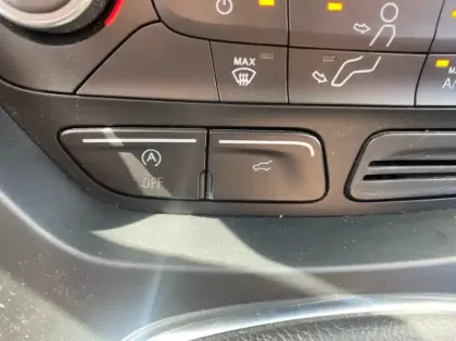 Photo 18 Ford Kuga 2.0 TDCi 150ch Stop&Start Titanium 4x2 Euro6.2