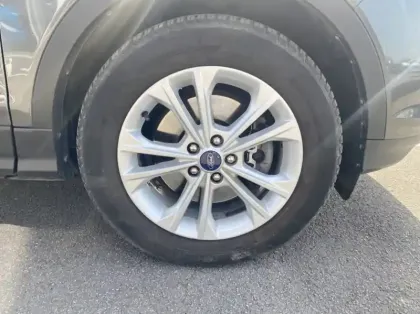 Photo 27 Ford Kuga 2.0 TDCi 150ch Stop&Start Titanium 4x2 Euro6.2