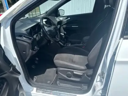 Photo 9 Ford Kuga 2.0 TDCi 150ch Stop&Start ST-Line 4x2