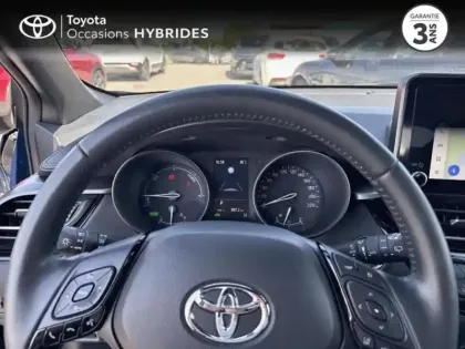 Photo 12 Toyota C-HR  2.0 Hybride 184ch Design Ultimate E-CVT