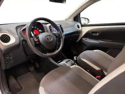 Photo 13 Toyota Aygo  1.0 VVT-i 69ch x-play x-shift 3p