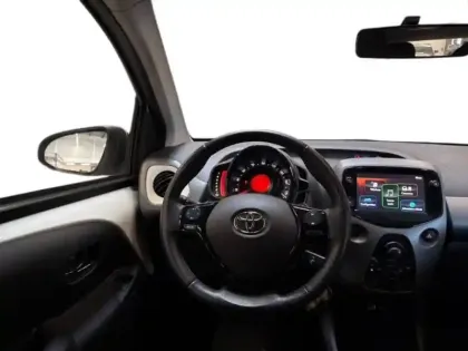 Photo 10 Toyota Aygo  1.0 VVT-i 69ch x-play x-shift 3p