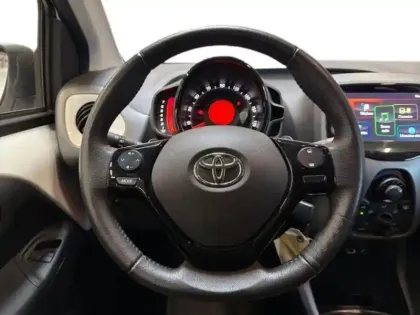 Photo 14 Toyota Aygo  1.0 VVT-i 69ch x-play x-shift 3p